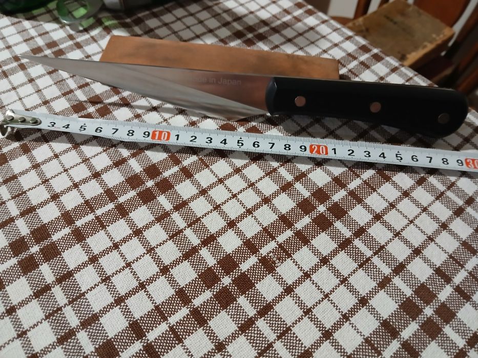 Японски нож за лява рака