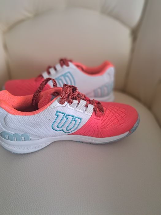 Adidași Wilson în stare impecabila