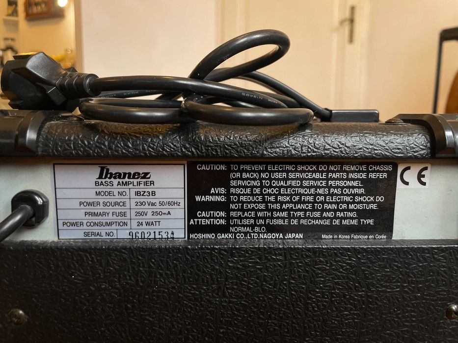 Ibanez IBZ3B БАС китара комбо усилвател, кубе.