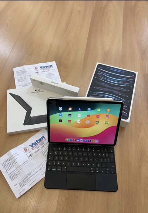 Ideal Ipad Pro 11 M2 256GB wi+MagicKeyboard+MagicMause+Pencil 2nd G