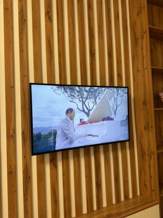 телевизор Sansumg UE43NU7100U