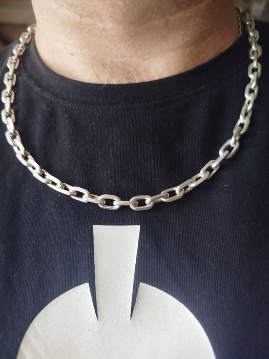 Продаю серебряную цепочку 75 г.р