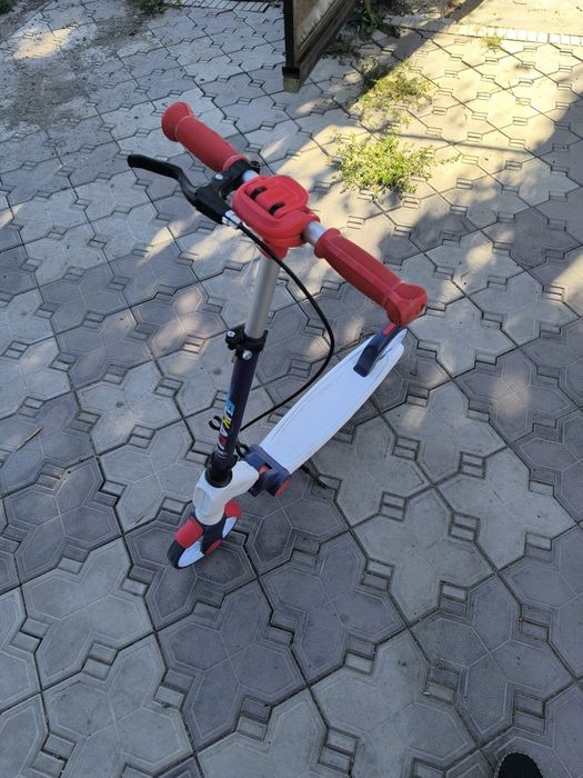 Самокат детский в хорошем состоянии