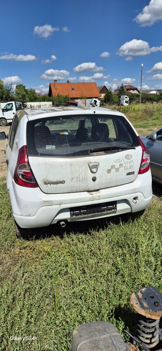 Dezmembram Dacia Sandero 1.5 dci 2011
