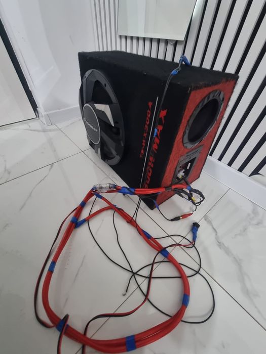 Subwoofer auto cu stație si fire