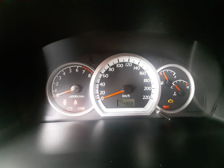 LACETTI сотилади 2010 йил 1 позиция нархи келишилади