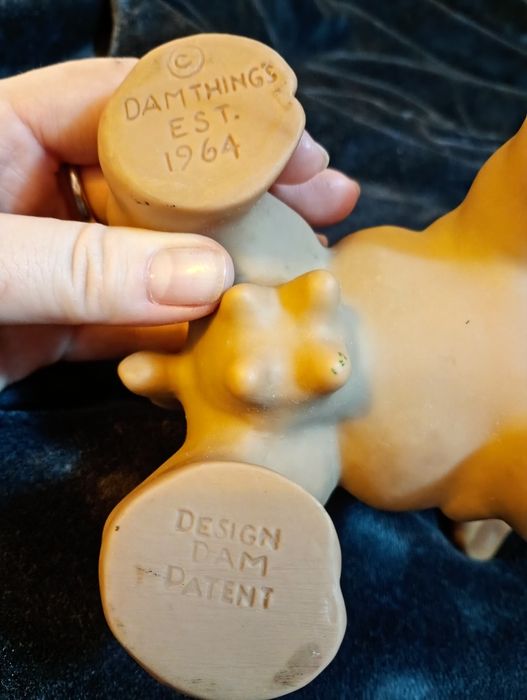 Thomas dam cow vintage