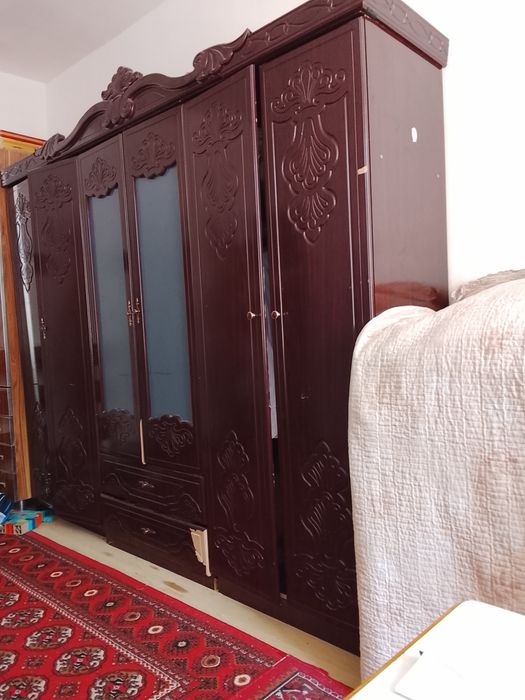 Shkaflar sotiladi narxi 700 000 bitta katta bittasi kichkina