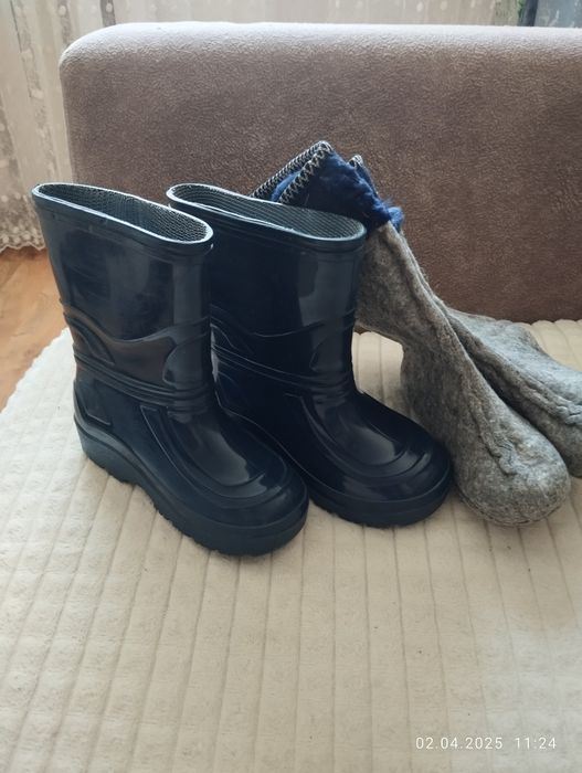 Продам детские резиновые сапоги