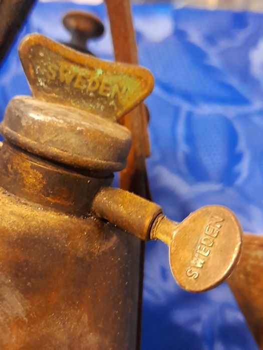 Стара Шведска бензинова горелка и масльонка