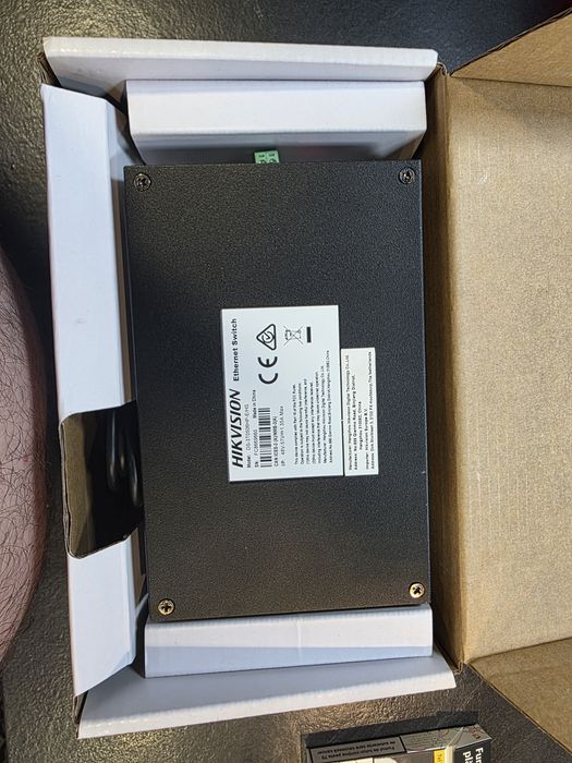 Switch Hikvision DS-3T0506HP-E/HS