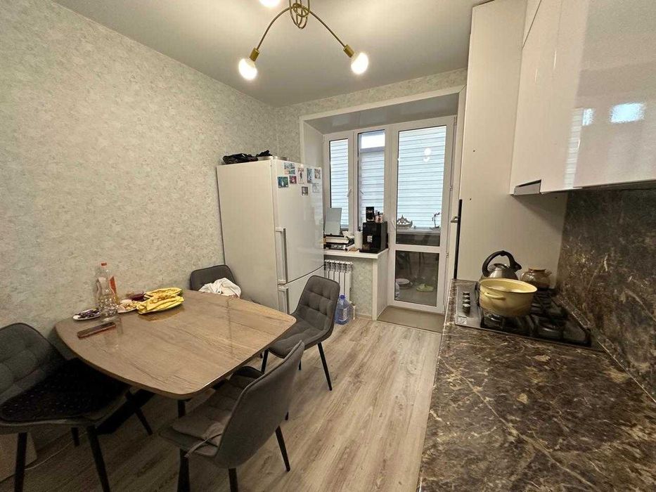 Продам квартиру мкр Береке 3 ком