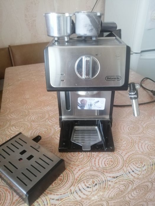 Продам кофемашину delonghi