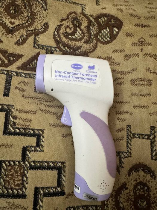 Продам без контактный термометр
