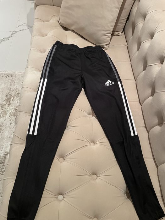 Compleu fotbal , tricouri,