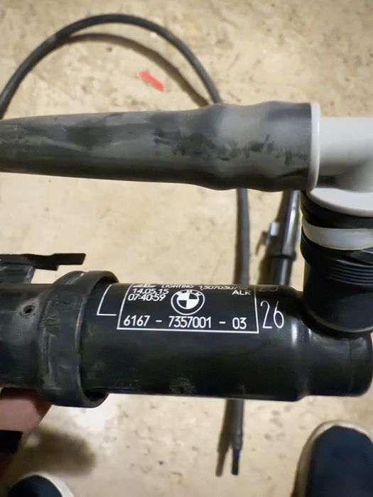 bmw x3 f25/x4 f26 дюзи и маркуч за измиване на фарове