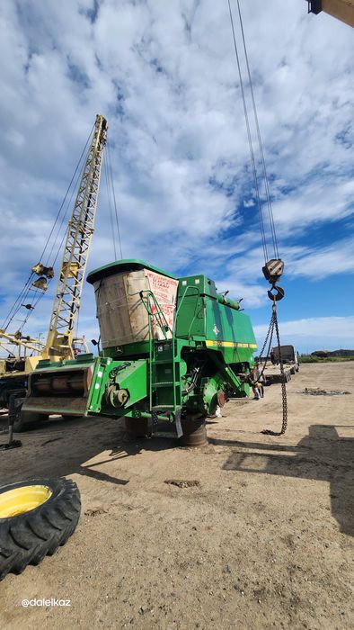 Комбайн Джон Дир с жаткой 9 метров флэкс