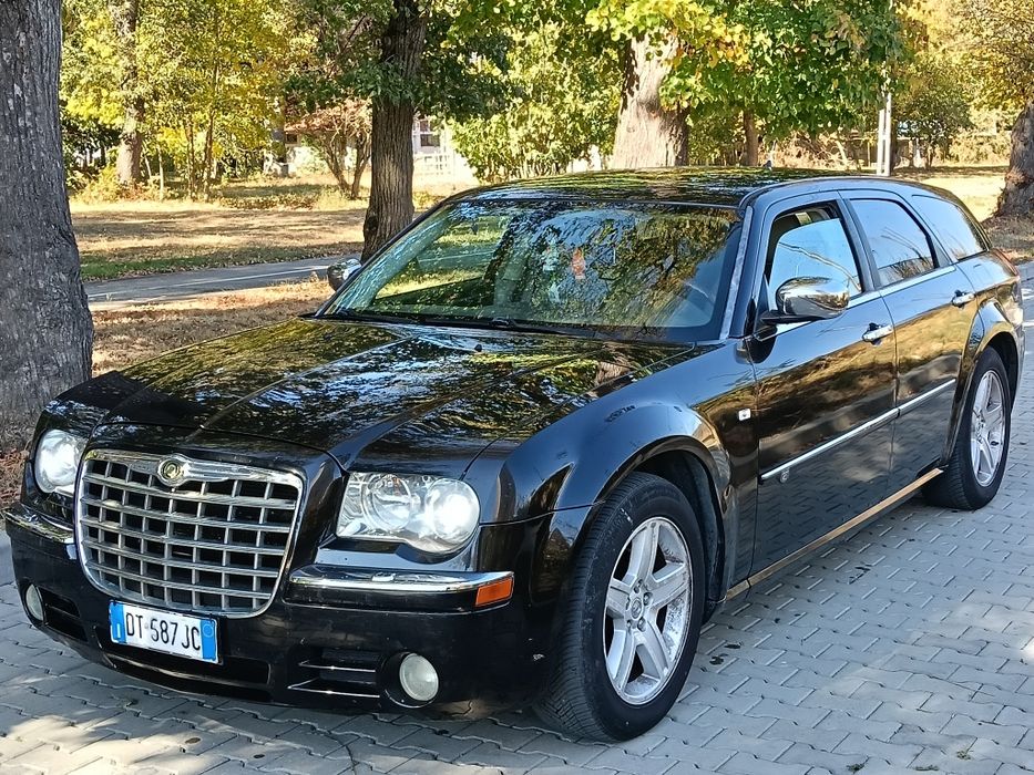Vând Chrysler 300c 3.0crd 218cp