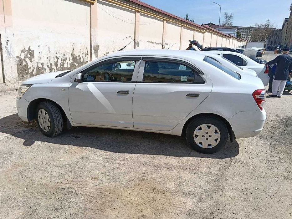 Chevrolet Cobalt 2018 — 3