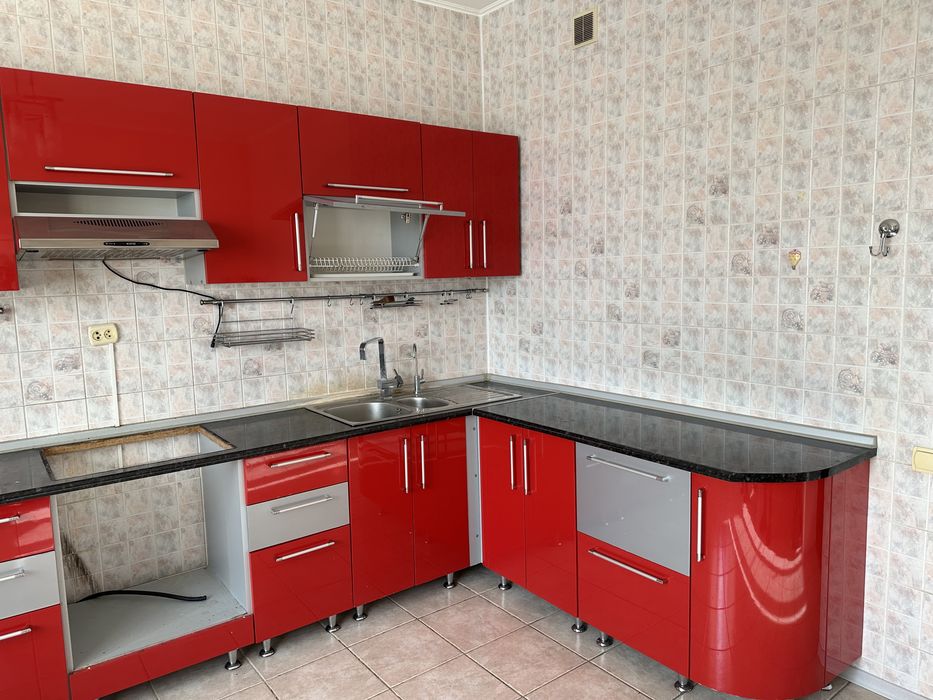 Продам кухонный гарнитур, материал МДФ