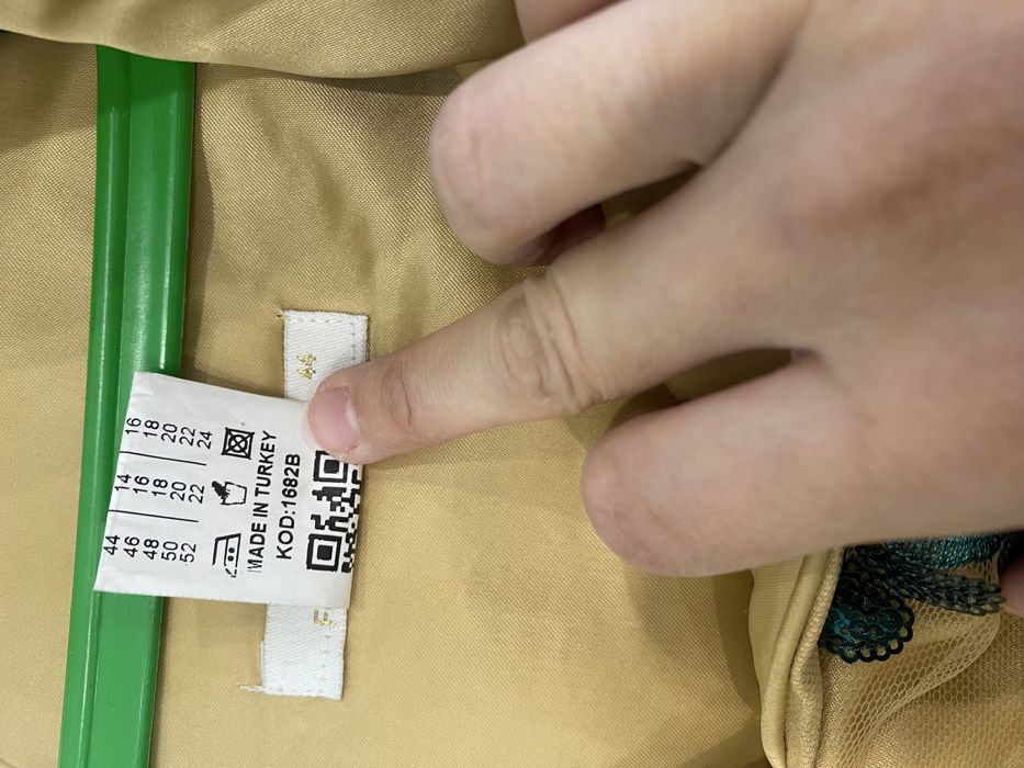 Вечернее зеленое платье