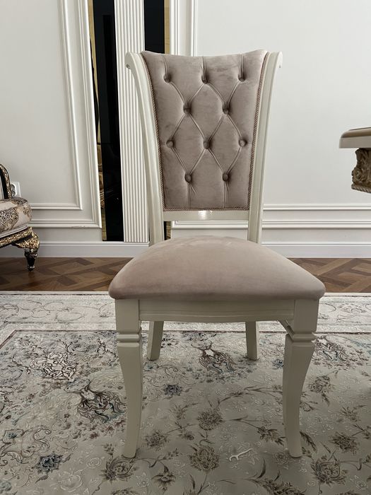 Стол для гостиной