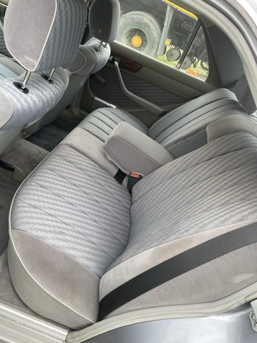 Mercedes 260 SE W126