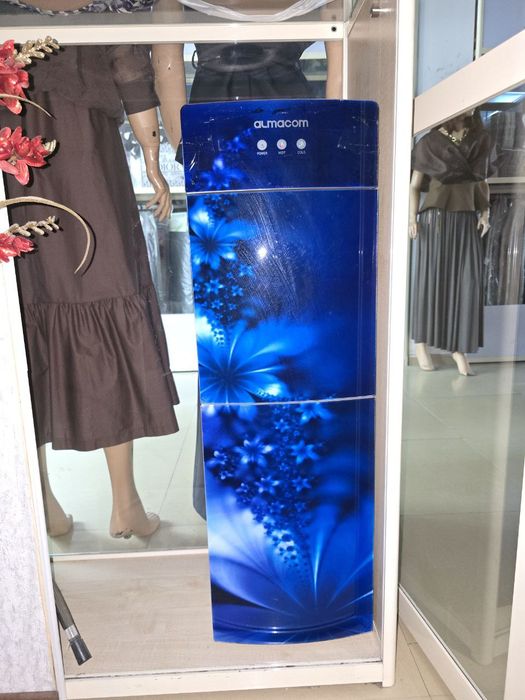 Кулер для холодной и горячей воды