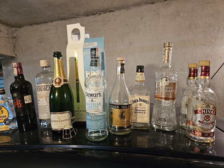 Бутилки различни видове