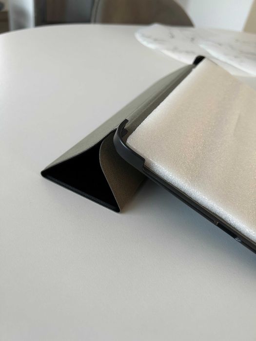 Husa hardcase flip magnetica pentru Apple iPad 10, neagra, noua