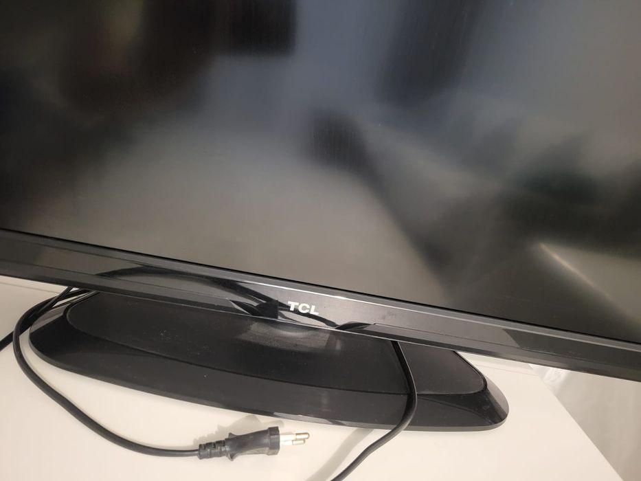 Продам телевизор TCL