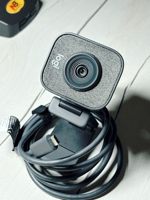 Вебкамера Logitech streamcam