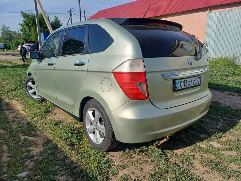 Продам автомобиль Honda FR-v