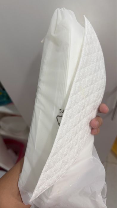 Продам робот-пылесос lydstro R1