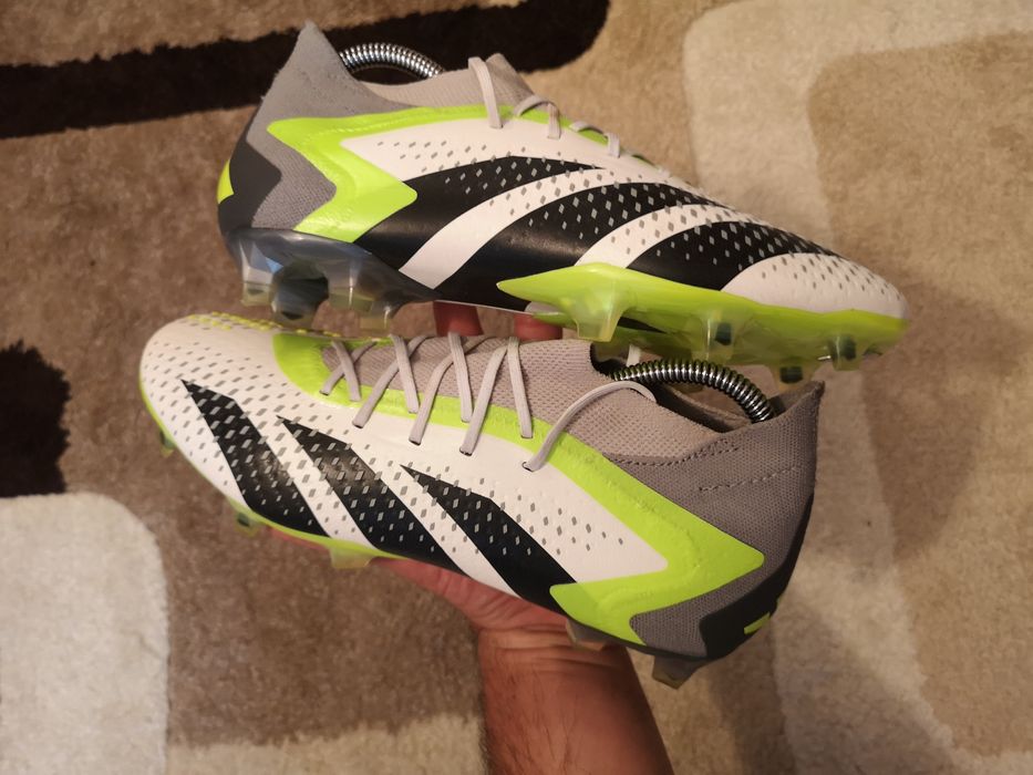 Vând ghete de fotbal profesionale adidas predator accuracy 1