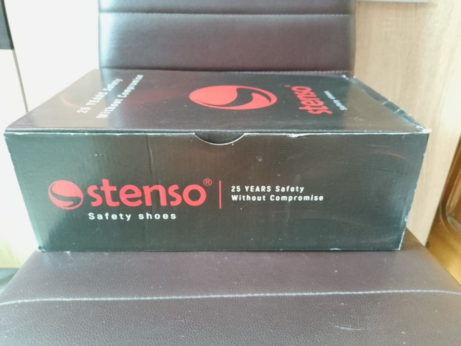 Работни обувки с метални бомбета/нови