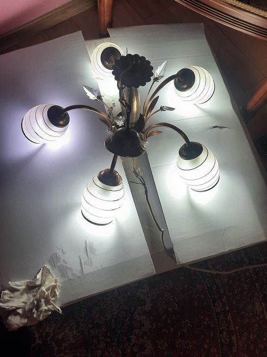 Продам люстру 5 рожковую