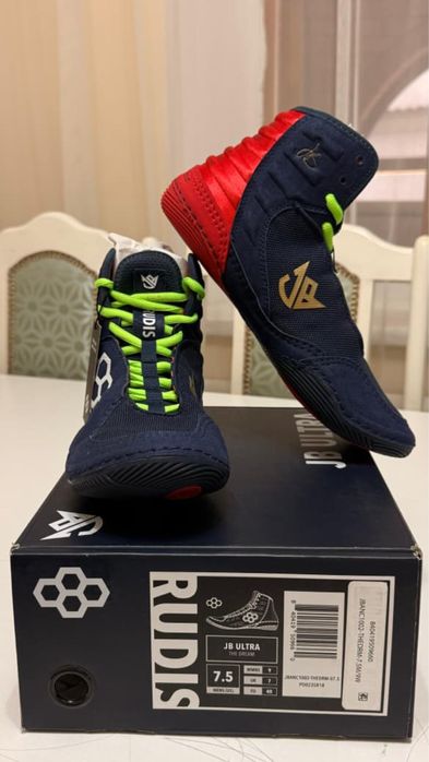 Продам борцовкитвзрослые размеры