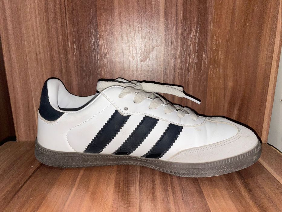 Кроссовки женсженские