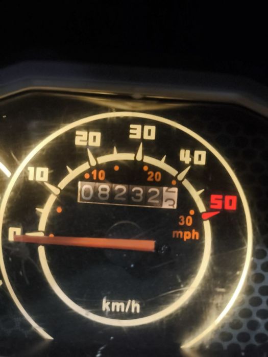 Skuter srochna arzon sotiladi