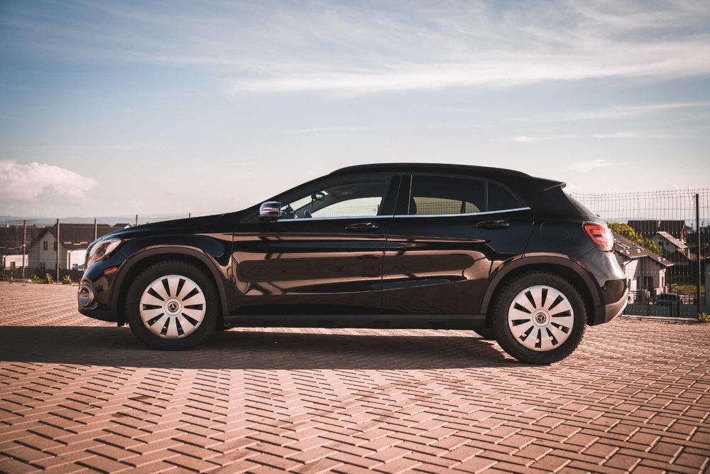 MERCEDES-BENZ GLA 200 / full options / stare foarte buna