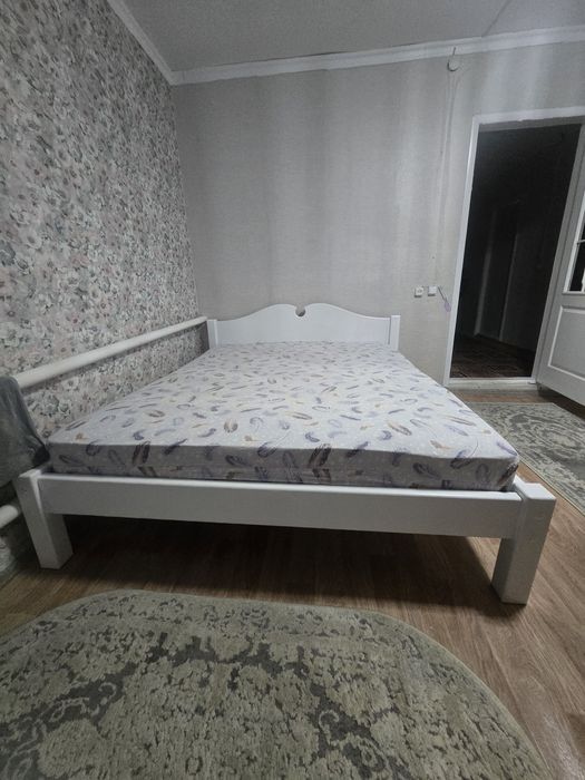 Продам кровать дерево