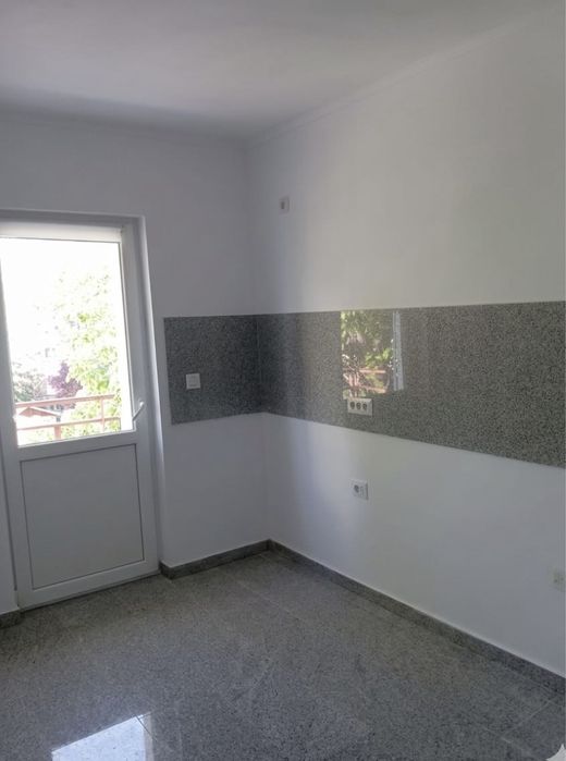 Dau in chirie ap 2 camere decebal