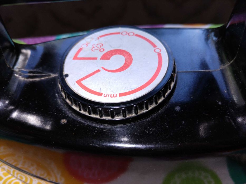 Продавам руска ютия, работеща.