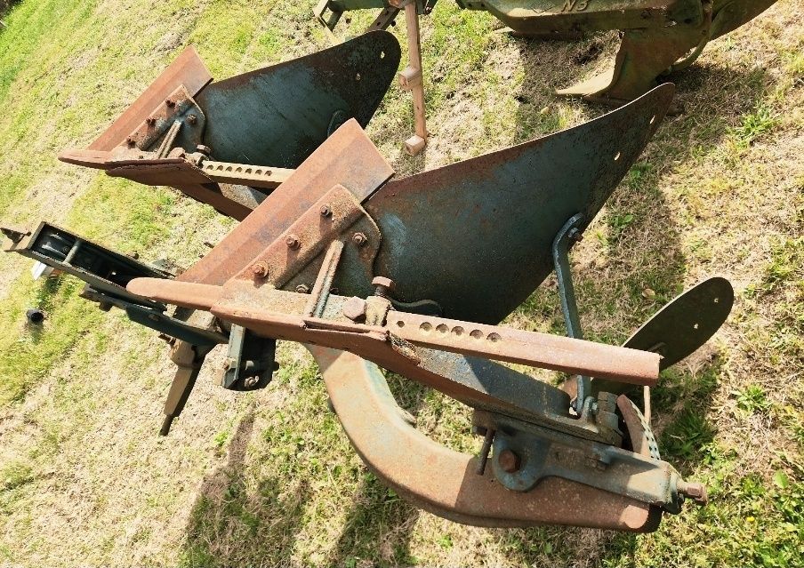 VÂND Plug reversibil cu 2 trupițe