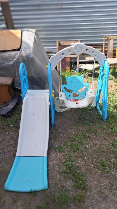 Продам коляску красную
