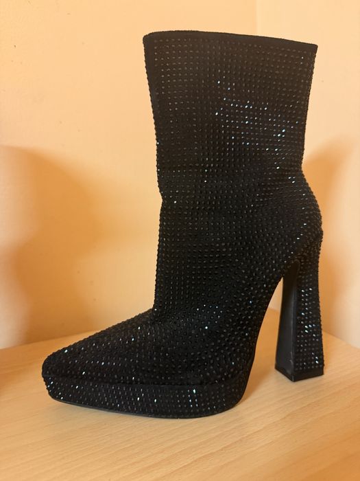 Високи обувки на ток