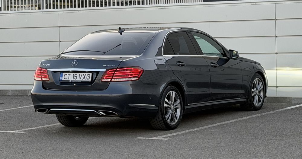 Mercedes E220 BLUETEC  9G-Tronic