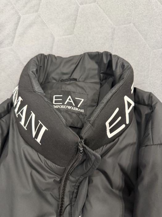 Продам куртку оригинал ЕА7