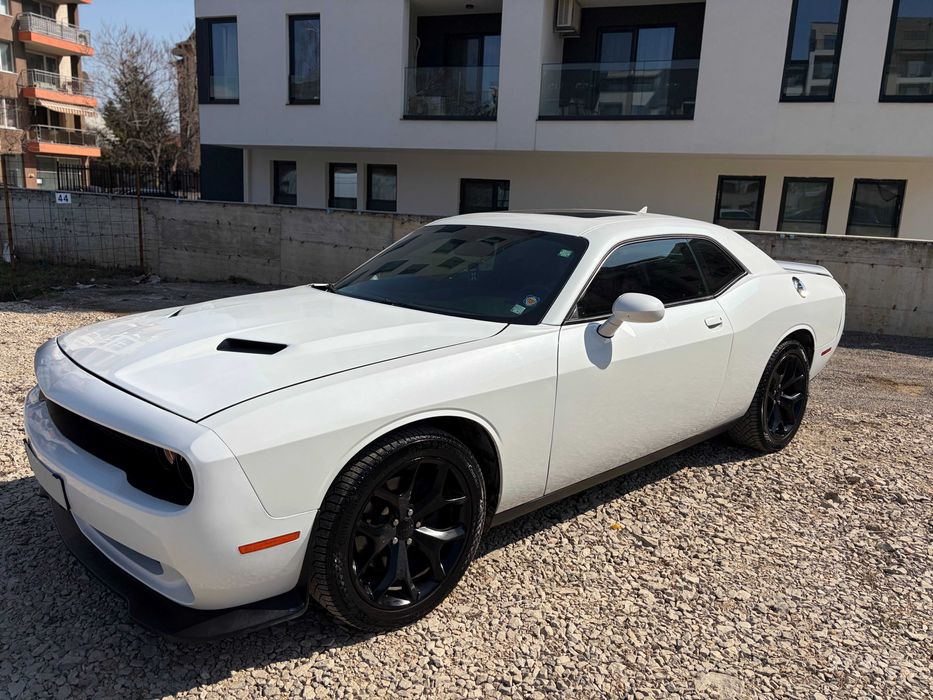 Dodge Challenger SXT Plus 3.6